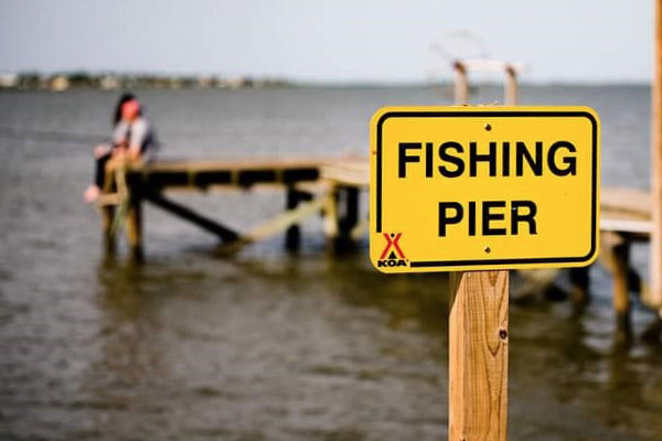 Fishing Pier...and cleaning table Icon